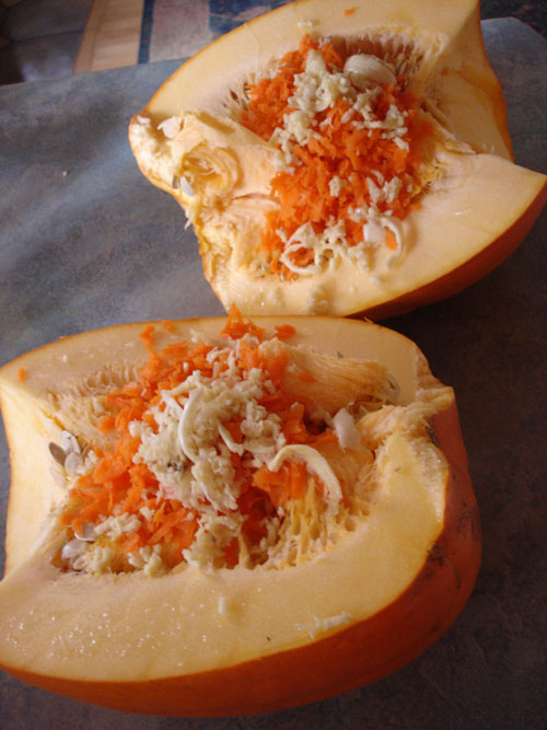 Pumpkin with garlic/carrot topping